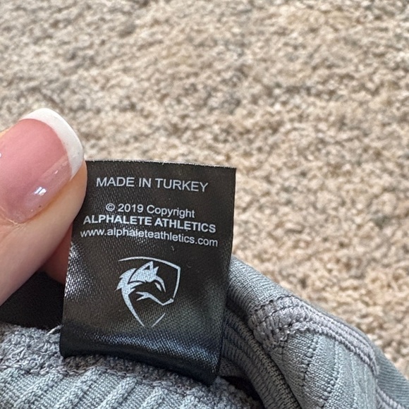 Alphalete Gray Crop Top - Picture 5 of 5